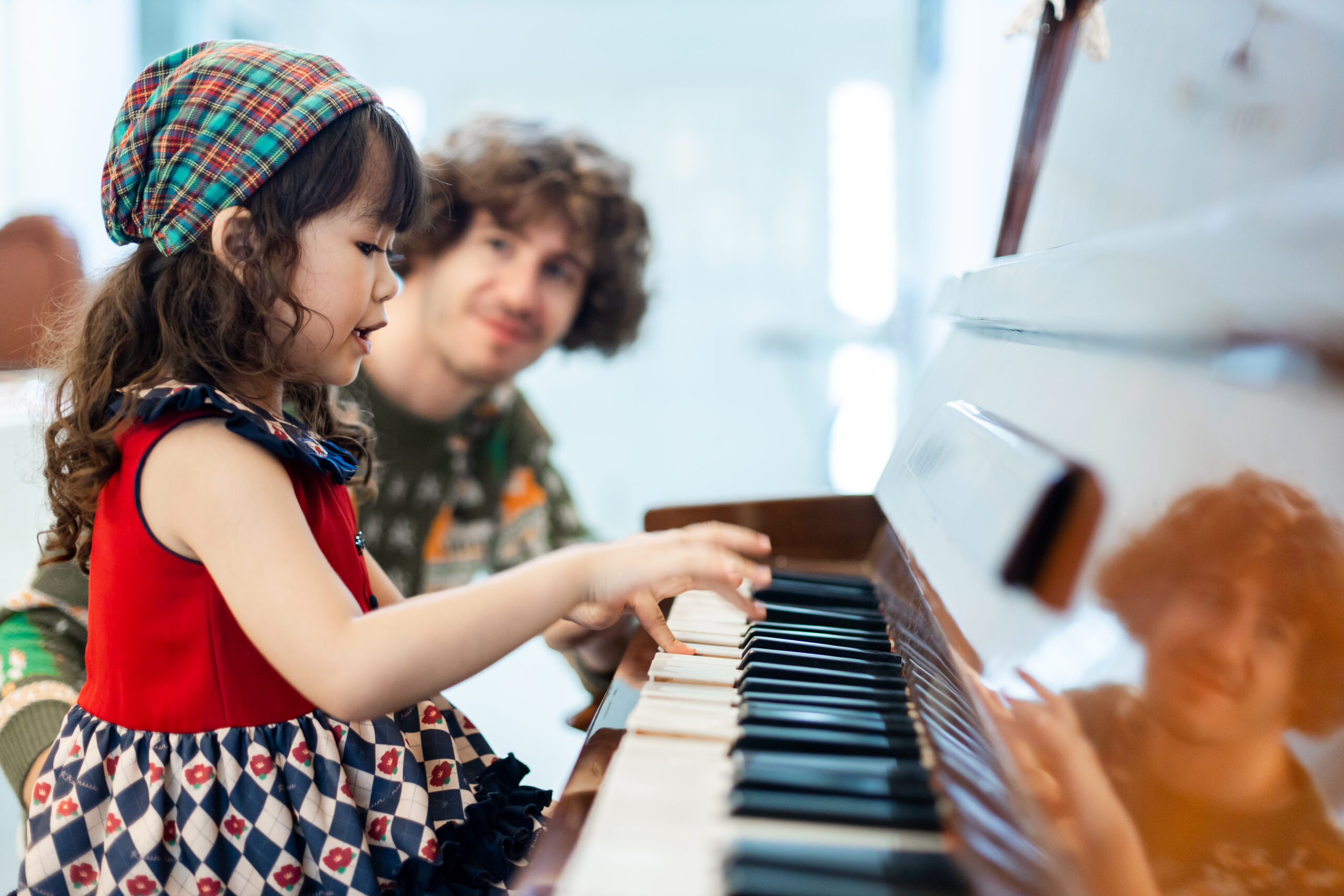 ¿Cómo iniciar a los niños en la educación musical correctamente?